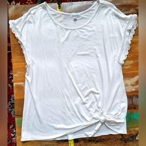 White T-shirt crochet capped sleeves M